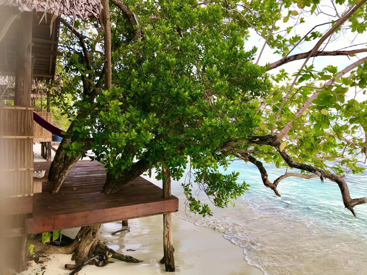 Tabari Dive Lodge Pulau Mansuar Экстерьер фото